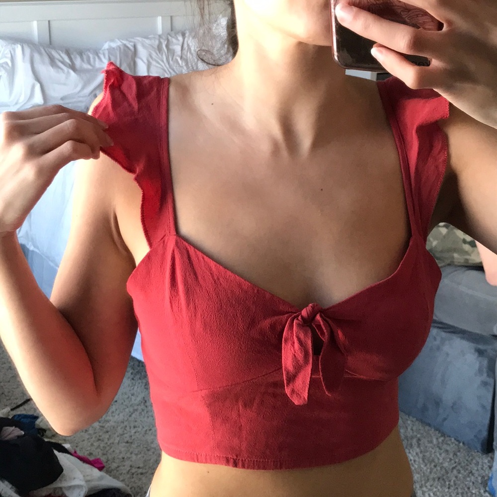 Frill Crop - Picture 2 of 3